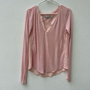 Abercrombie & Fitch Pink Long Sleeve V-Neck Blouse Top Women’s Size Small